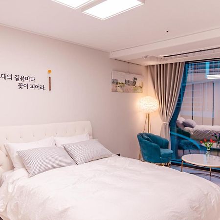 Lotte Castle Marina Aparthotel Yeosu Exterior foto