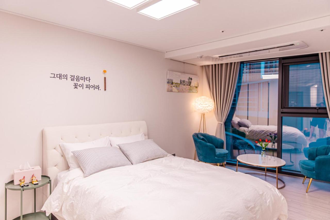 Lotte Castle Marina Aparthotel Yeosu Exterior foto